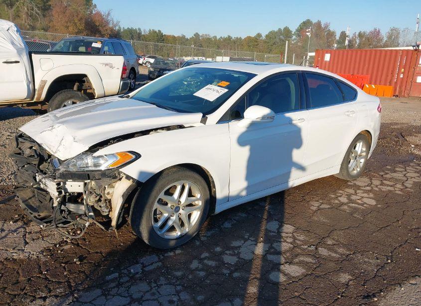 Photo 2 of 2015 Ford Fusion SE (VIN 1FA6P0H75F5120949)