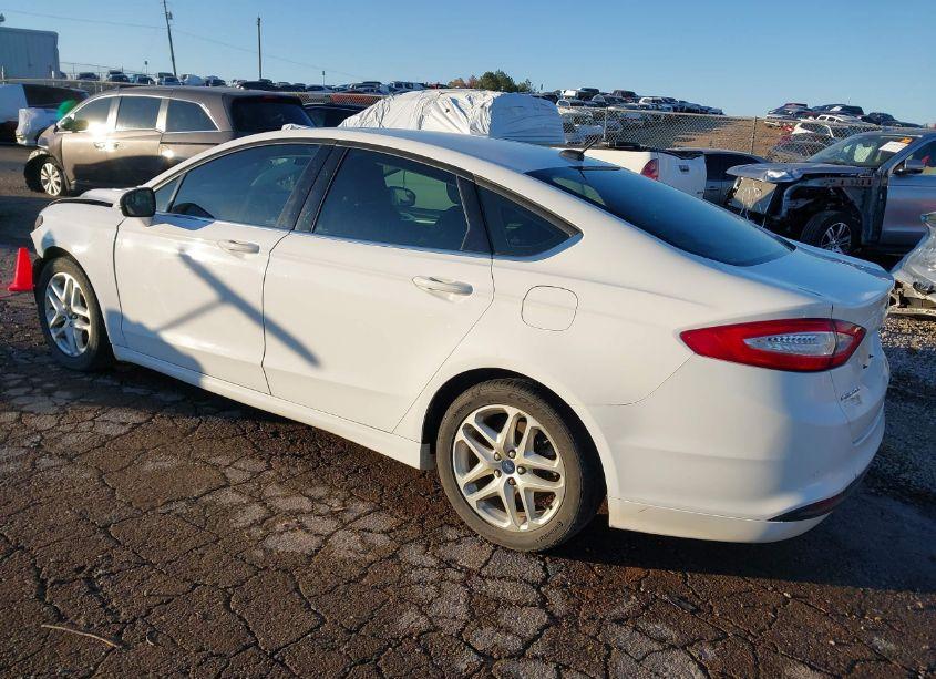 Photo 3 of 2015 Ford Fusion SE (VIN 1FA6P0H75F5120949)
