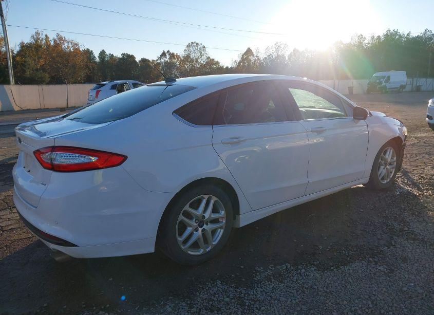 Photo 4 of 2015 Ford Fusion SE (VIN 1FA6P0H75F5120949)