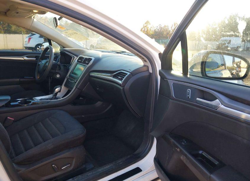 Photo 5 of 2015 Ford Fusion SE (VIN 1FA6P0H75F5120949)