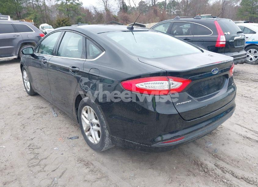 Photo 3 of 2015 Ford Fusion SE (VIN 1FA6P0H75FS116481)