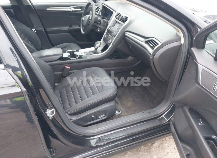 Photo 5 of 2015 Ford Fusion SE (VIN 1FA6P0H75FS116481)