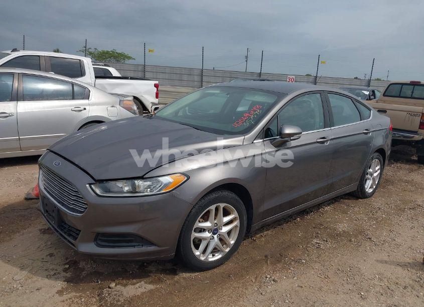 Photo 2 of 2014 Ford Fusion SE (VIN 1FA6P0H76E5357593)