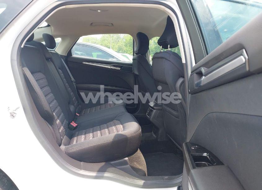 Photo 8 of 2016 Ford Fusion SE (VIN 1FA6P0H76G5104468)