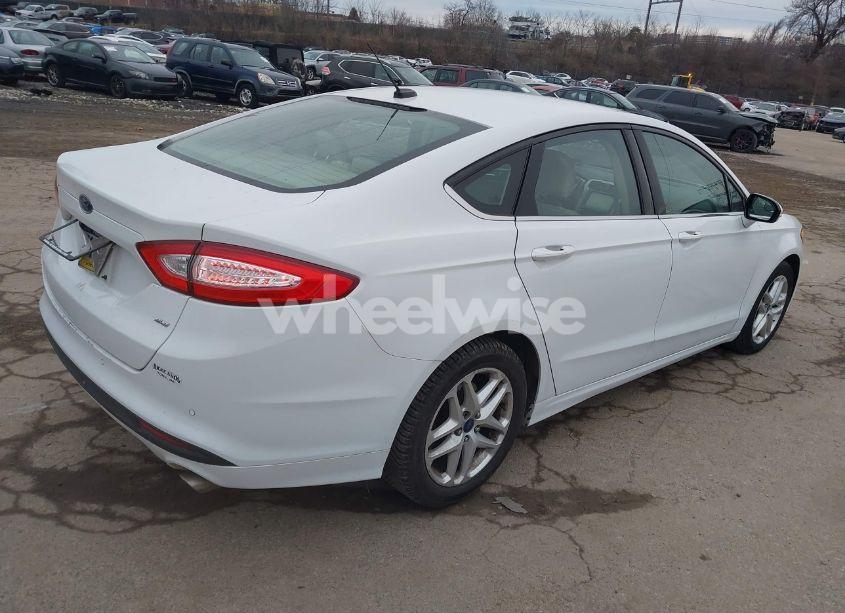 Photo 4 of 2016 Ford Fusion SE (VIN 1FA6P0H76G5114370)