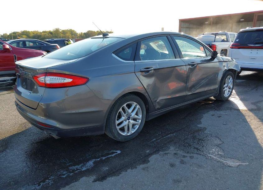 Photo 4 of 2014 Ford Fusion SE (VIN 1FA6P0H77E5351821)