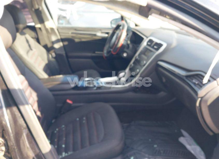 Photo 5 of 2014 Ford Fusion SE (VIN 1FA6P0H77E5374760)