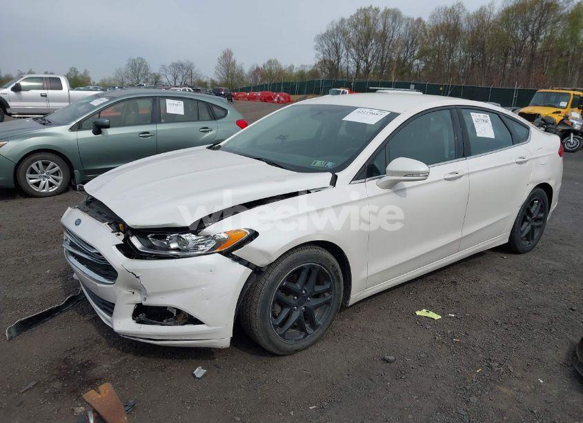 Photo 2 of 2014 Ford Fusion SE (VIN 1FA6P0H77E5383605)
