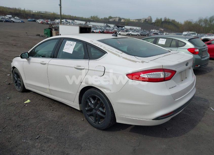 Photo 3 of 2014 Ford Fusion SE (VIN 1FA6P0H77E5383605)