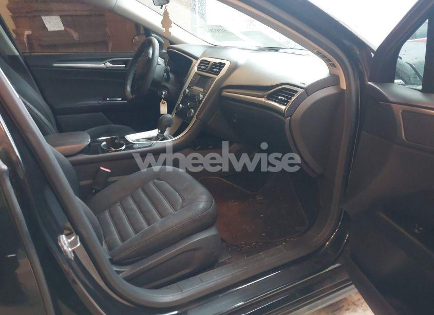 Photo 5 of 2014 Ford Fusion SE (VIN 1FA6P0H77E5398332)