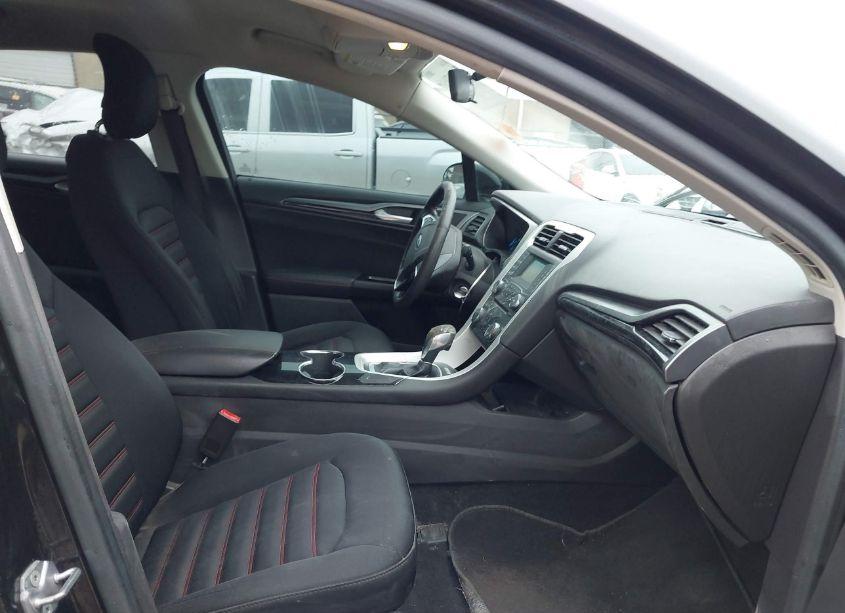 Photo 5 of 2014 Ford Fusion SE (VIN 1FA6P0H77E5405067)