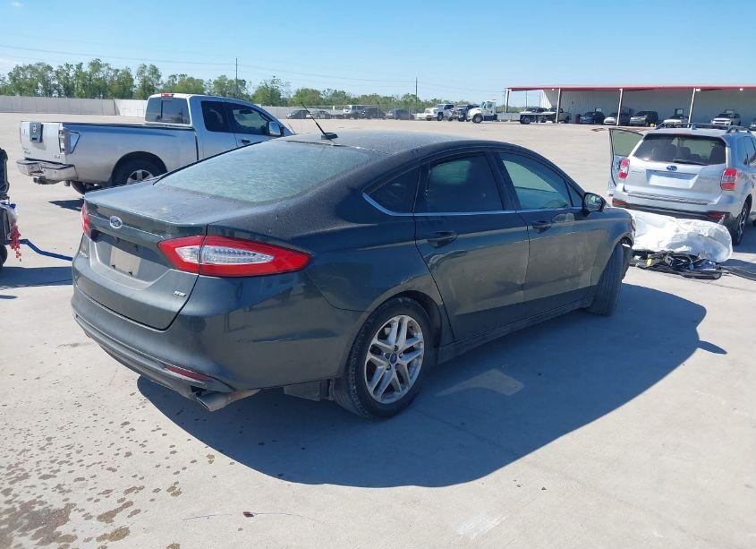 Photo 4 of 2015 Ford Fusion SE (VIN 1FA6P0H77F5102033)