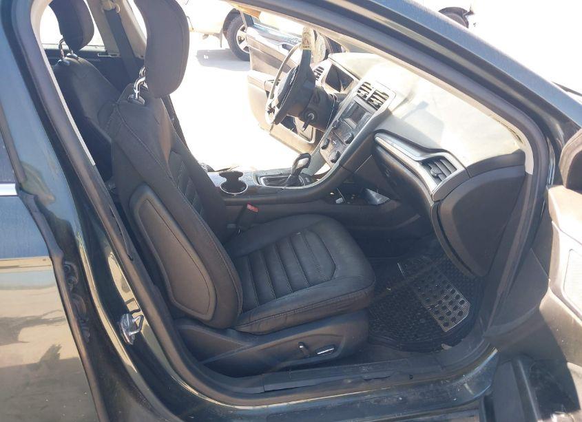 Photo 5 of 2015 Ford Fusion SE (VIN 1FA6P0H77F5102033)