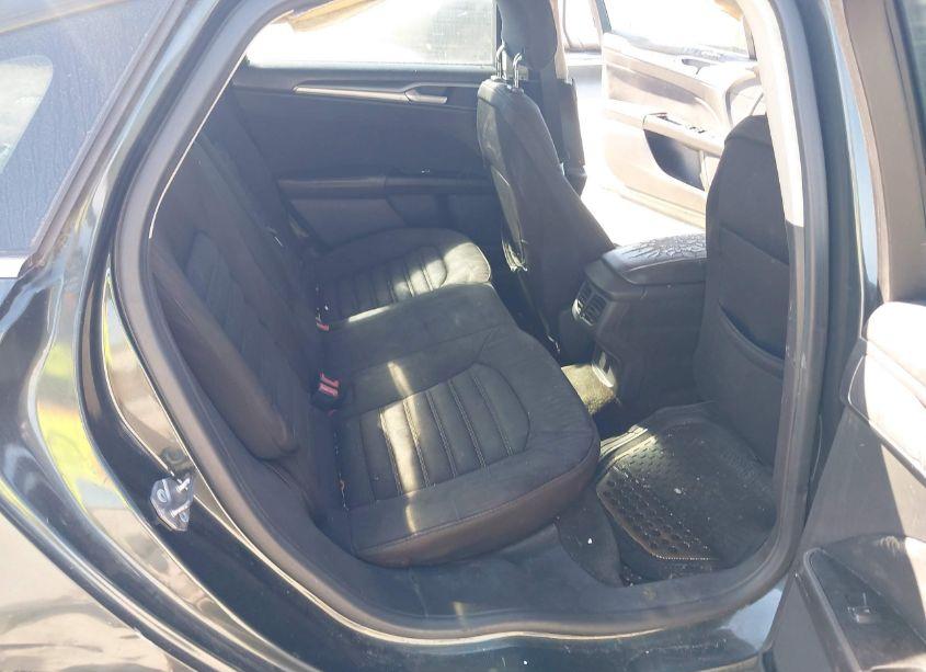 Photo 8 of 2015 Ford Fusion SE (VIN 1FA6P0H77F5102033)