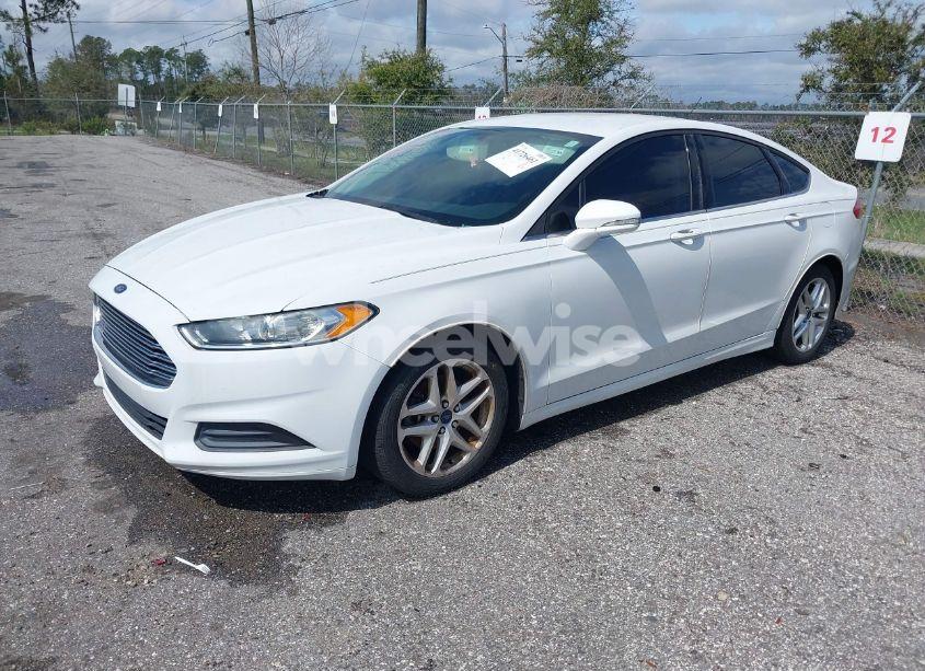 Photo 2 of 2015 Ford Fusion SE (VIN 1FA6P0H77F5116465)
