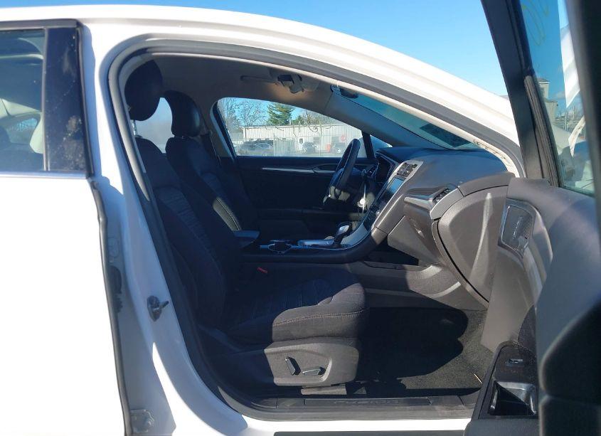 Photo 5 of 2016 Ford Fusion SE (VIN 1FA6P0H77G5126740)