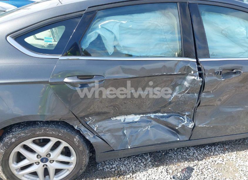 Photo 6 of 2015 Ford Fusion SE (VIN 1FA6P0H78F5127037)