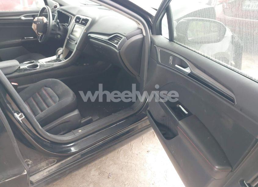 Photo 5 of 2014 Ford Fusion SE (VIN 1FA6P0H79E5351822)