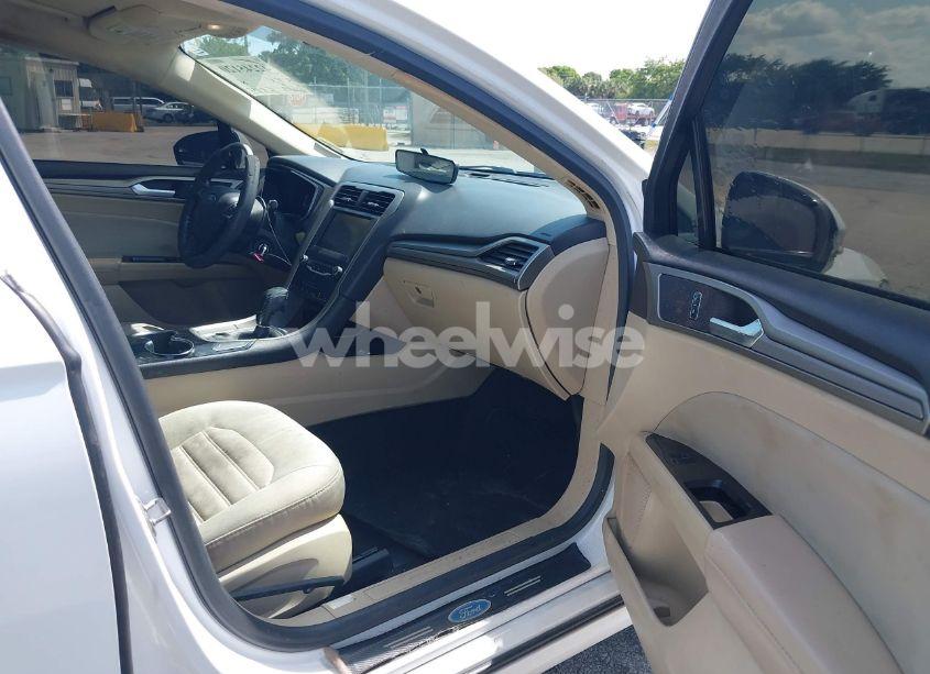 Photo 5 of 2014 Ford Fusion SE (VIN 1FA6P0H79E5391317)