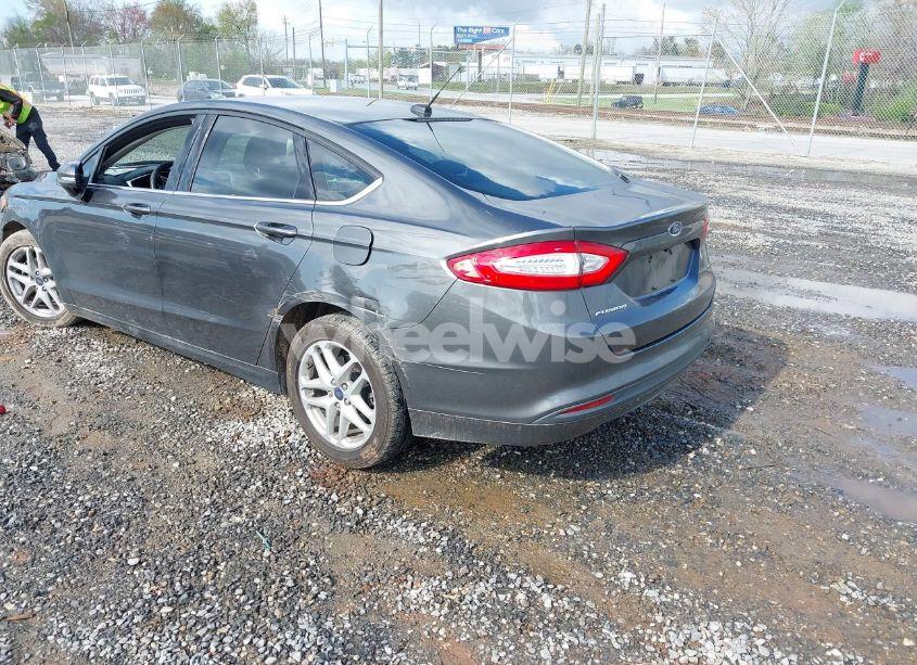Photo 3 of 2015 Ford Fusion SE (VIN 1FA6P0H79F5107203)