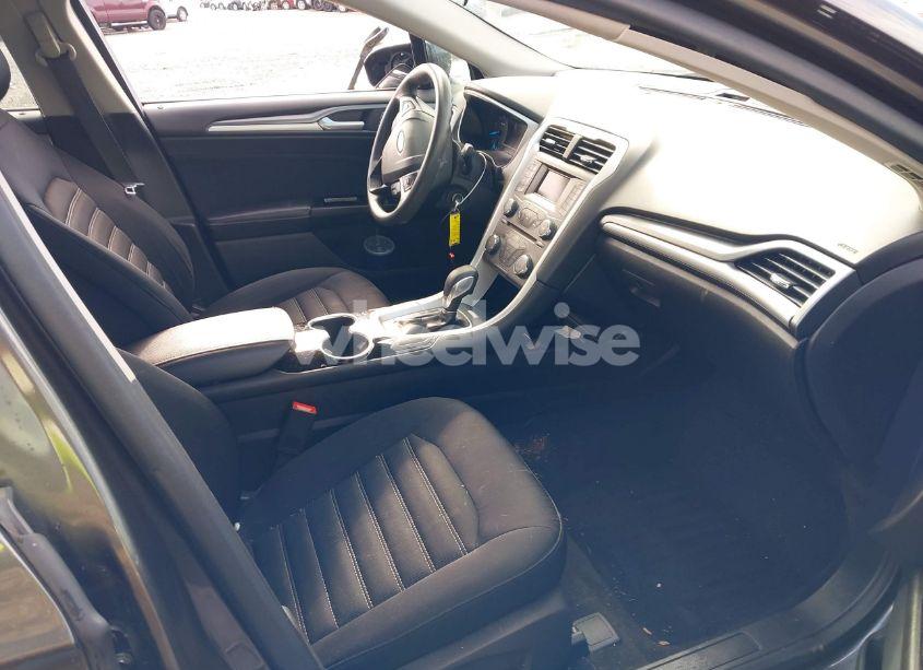 Photo 5 of 2015 Ford Fusion SE (VIN 1FA6P0H79F5107203)