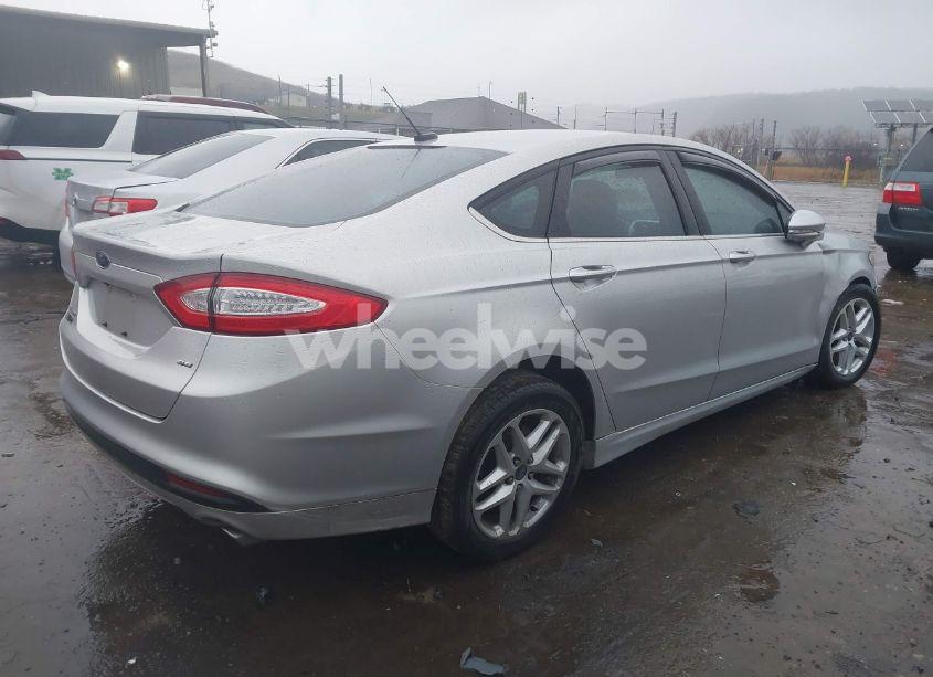 Photo 4 of 2015 Ford Fusion SE (VIN 1FA6P0H79F5115544)
