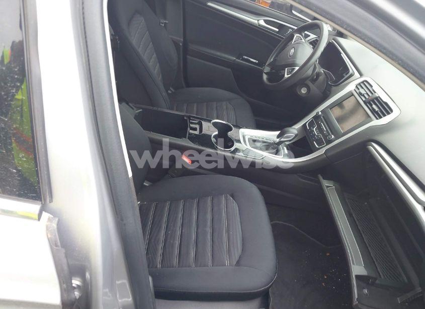 Photo 5 of 2016 Ford Fusion SE (VIN 1FA6P0H79G5121958)