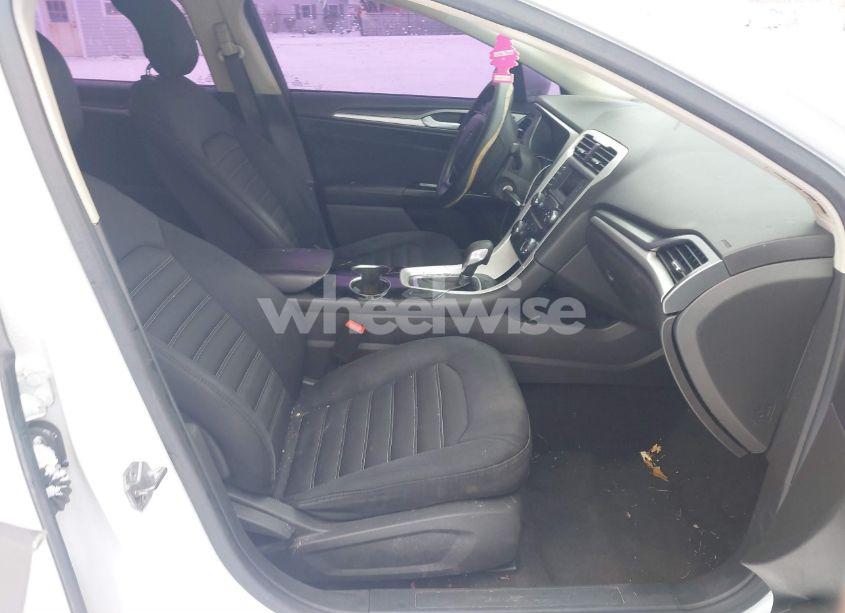 Photo 5 of 2014 Ford Fusion SE (VIN 1FA6P0H7XE5366068)