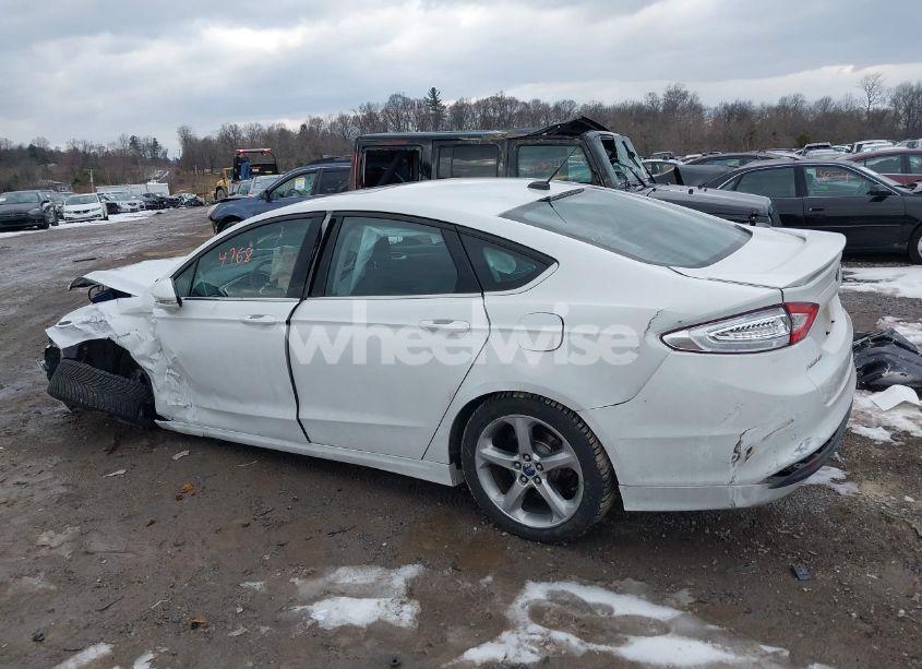 Photo 3 of 2014 Ford Fusion SE (VIN 1FA6P0H7XE5373991)