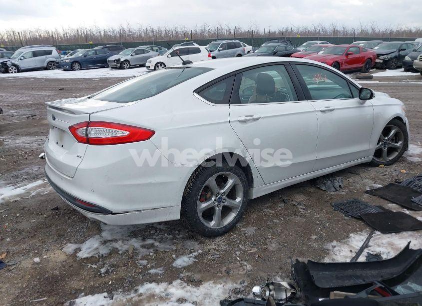 Photo 4 of 2014 Ford Fusion SE (VIN 1FA6P0H7XE5373991)