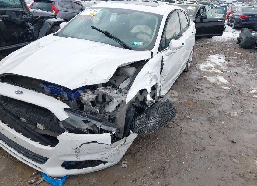 Photo 6 of 2014 Ford Fusion SE (VIN 1FA6P0H7XE5373991)