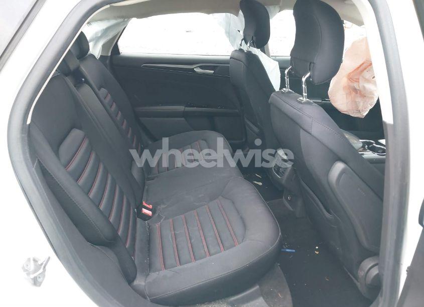 Photo 8 of 2014 Ford Fusion SE (VIN 1FA6P0H7XE5373991)