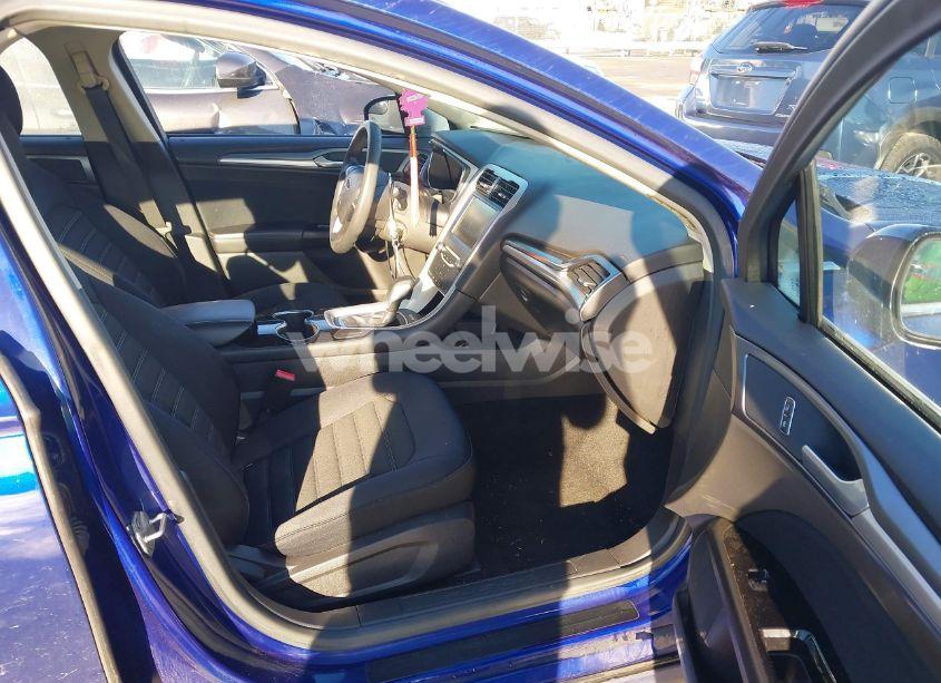 Photo 5 of 2014 Ford Fusion SE (VIN 1FA6P0H7XE5377667)