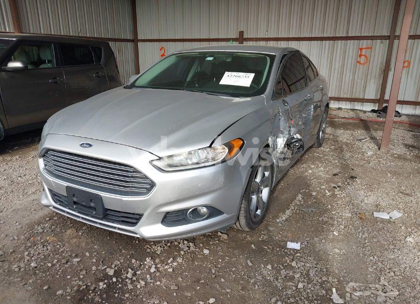 Photo 2 of 2014 Ford Fusion SE (VIN 1FA6P0H7XE5390435)