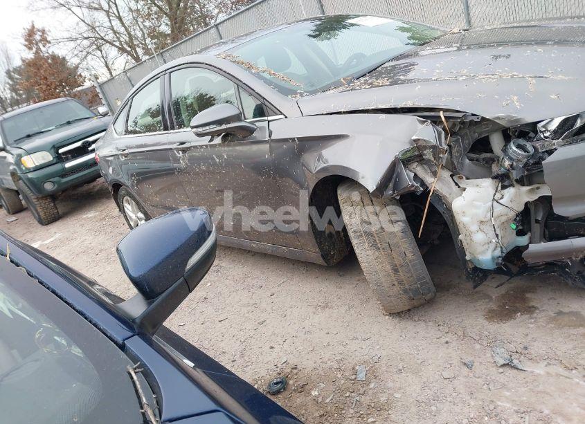 Photo 14 of 2014 Ford Fusion SE (VIN 1FA6P0H7XE5392105)