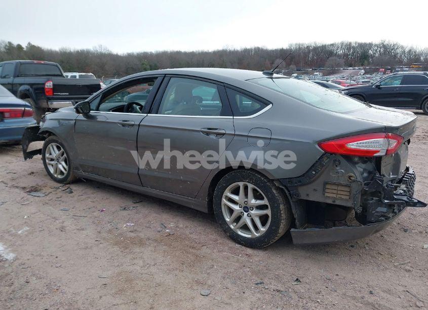 Photo 3 of 2014 Ford Fusion SE (VIN 1FA6P0H7XE5392105)