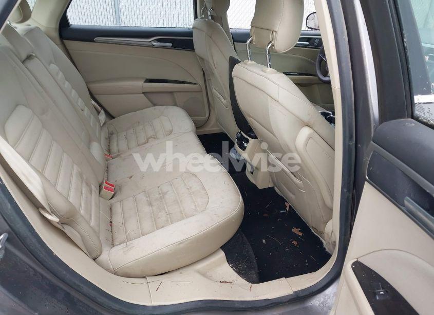 Photo 8 of 2014 Ford Fusion SE (VIN 1FA6P0H7XE5392105)