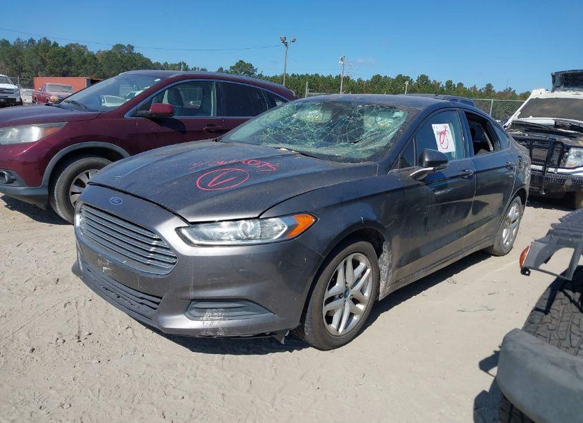 Photo 2 of 2014 Ford Fusion SE (VIN 1FA6P0H7XE5403796)