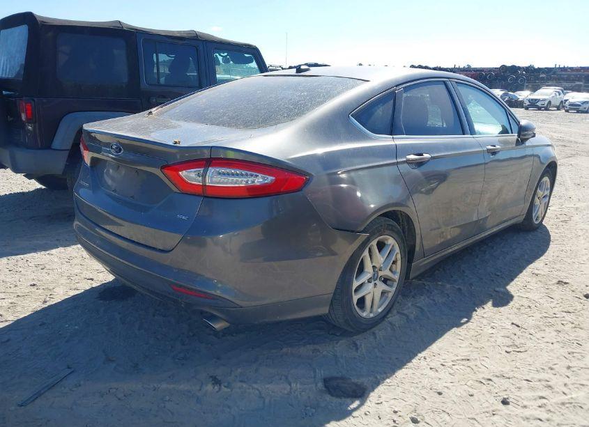 Photo 4 of 2014 Ford Fusion SE (VIN 1FA6P0H7XE5403796)