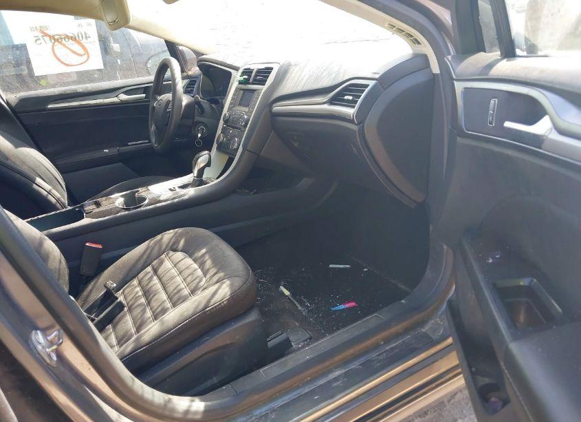 Photo 5 of 2014 Ford Fusion SE (VIN 1FA6P0H7XE5403796)