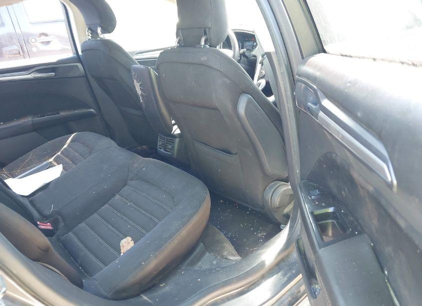 Photo 8 of 2014 Ford Fusion SE (VIN 1FA6P0H7XE5403796)