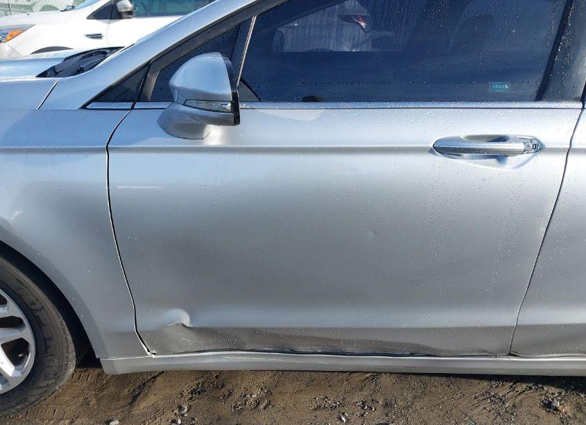 Photo 13 of 2015 Ford Fusion SE (VIN 1FA6P0H7XF5109350)