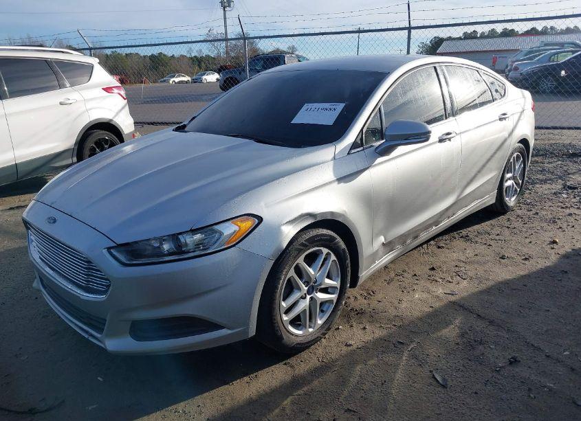 Photo 2 of 2015 Ford Fusion SE (VIN 1FA6P0H7XF5109350)