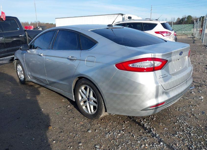 Photo 3 of 2015 Ford Fusion SE (VIN 1FA6P0H7XF5109350)