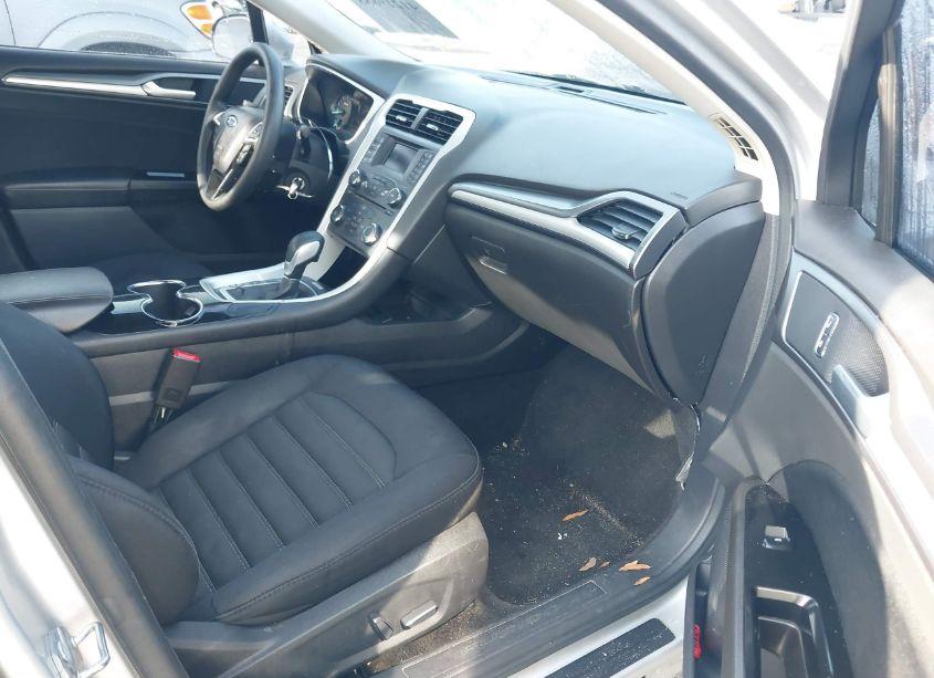 Photo 5 of 2015 Ford Fusion SE (VIN 1FA6P0H7XF5109350)