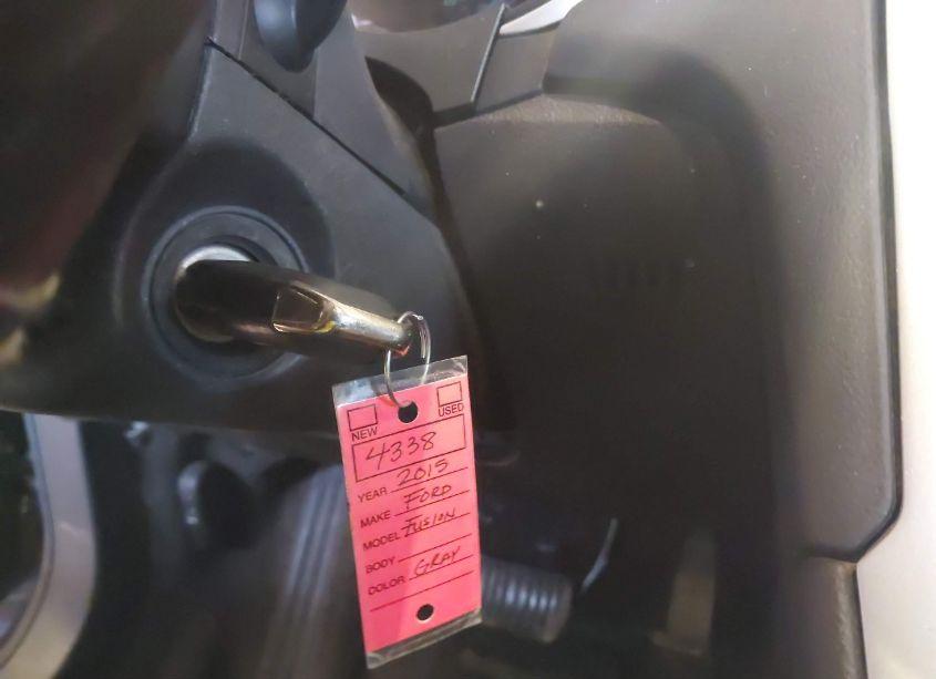 Photo 11 of 2015 Ford Fusion SE (VIN 1FA6P0H7XF5120266)