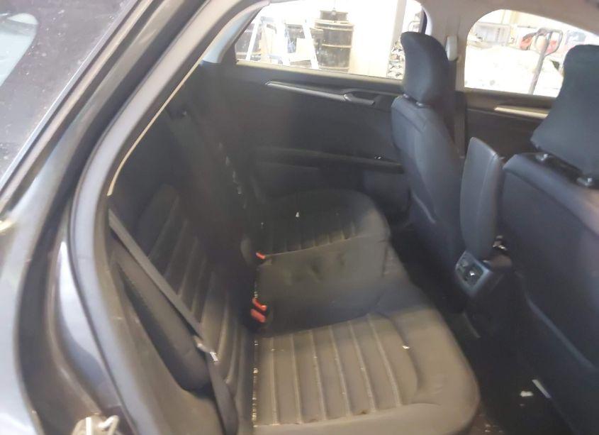 Photo 8 of 2015 Ford Fusion SE (VIN 1FA6P0H7XF5120266)