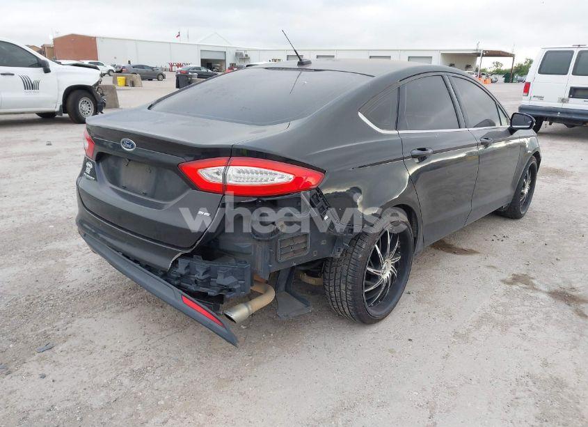 Photo 4 of 2015 Ford Fusion SE (VIN 1FA6P0H7XF5128058)