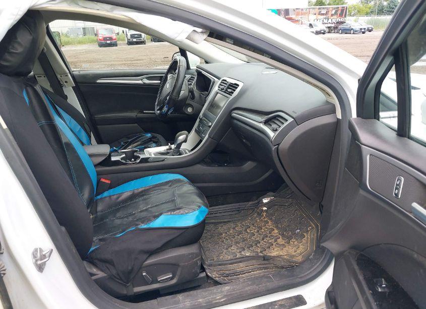 Photo 5 of 2016 Ford Fusion SE (VIN 1FA6P0H7XG5103971)