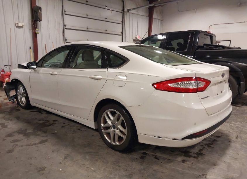 Photo 3 of 2016 Ford Fusion SE (VIN 1FA6P0H7XG5104358)